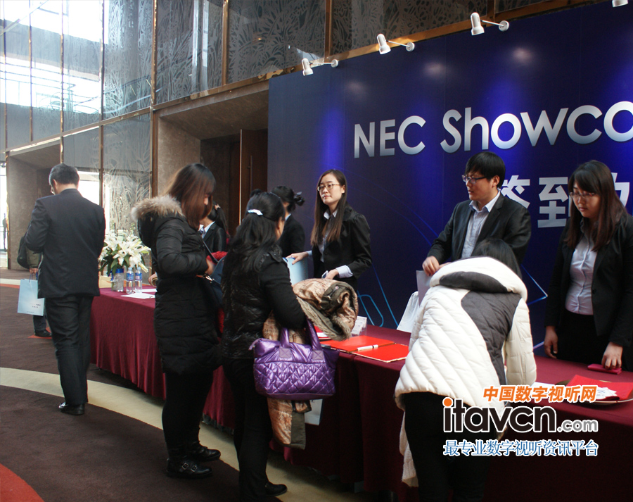 NEC Showcase 2014̎